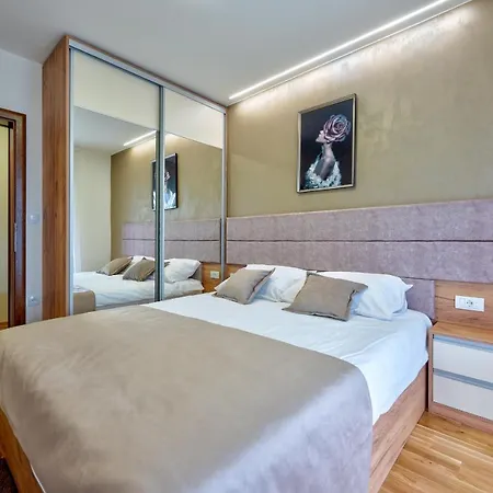 Monix Palace 즐라티보